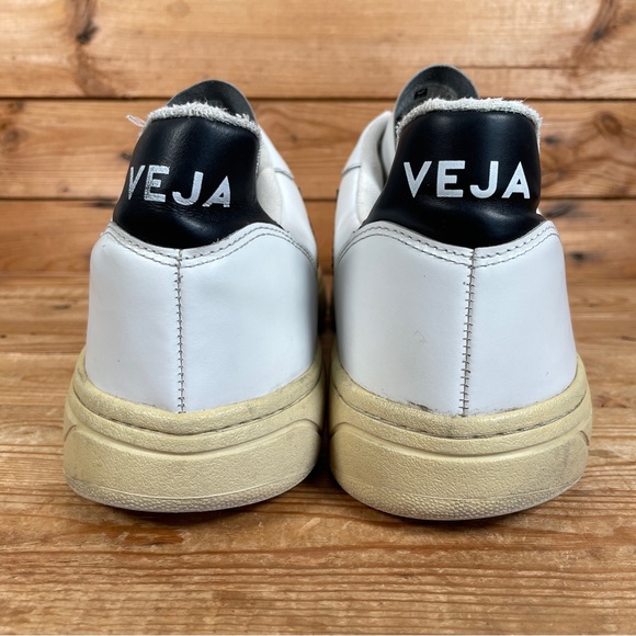 VEJA V 10 Trainers Size UK 9 Mens White Black Leather Lace Up Casual Low Shoes - Picture 10 of 13